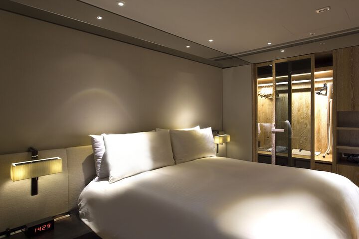 Room 6 of 44