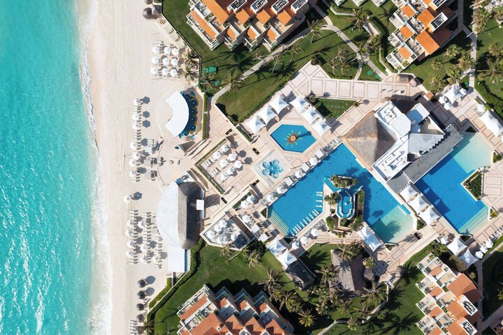 Photo of Wyndham Grand Cancun All Inclusive Resort & Villas