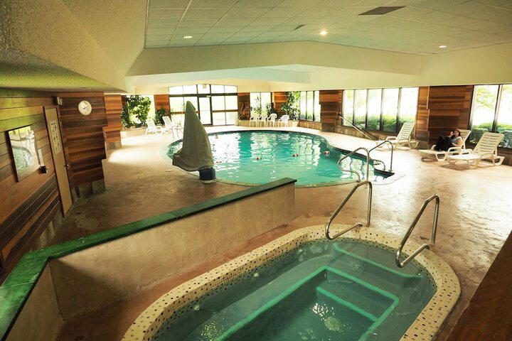 Hotel Pool