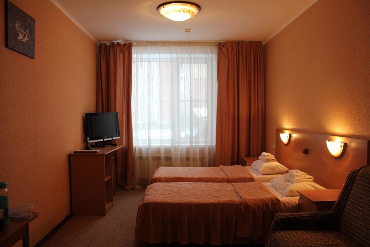 Room 6 of 96