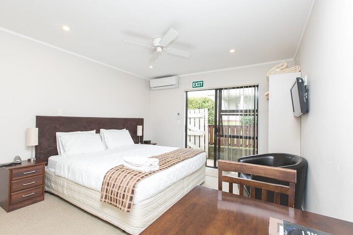 Room 4 of 27