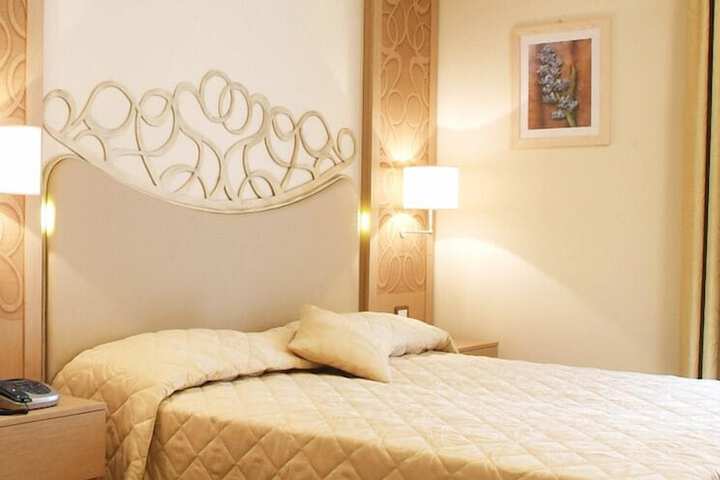 Room 3 of 23