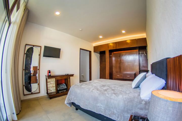 Room 4 of 38