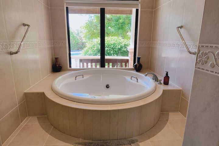 Hot Tub 30 of 53