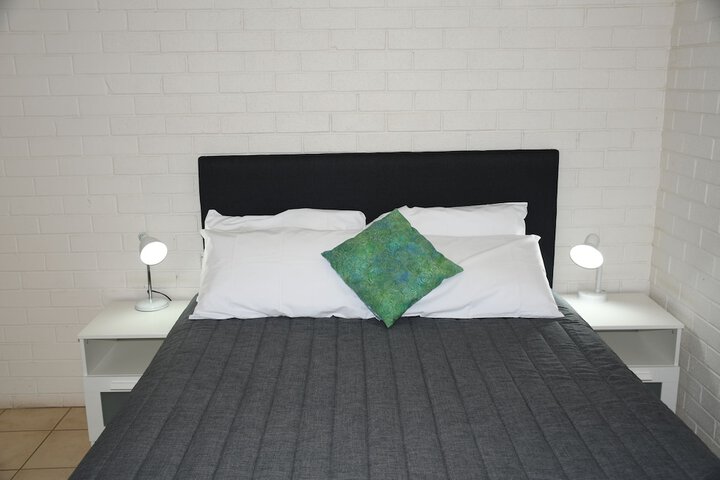Room 12 of 27