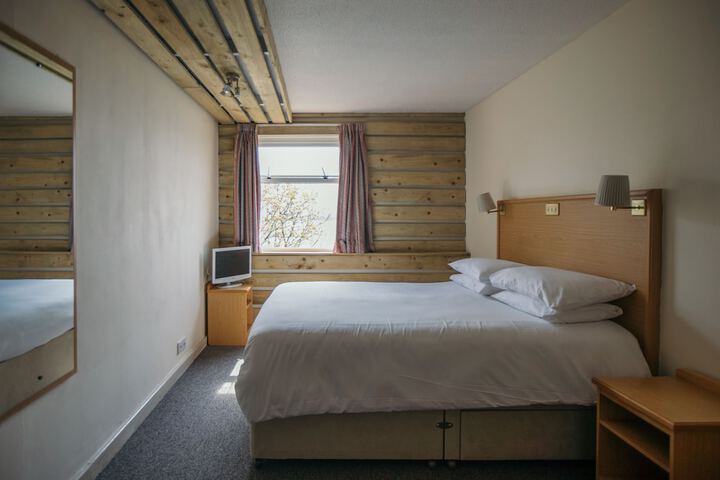 Room 8 of 89