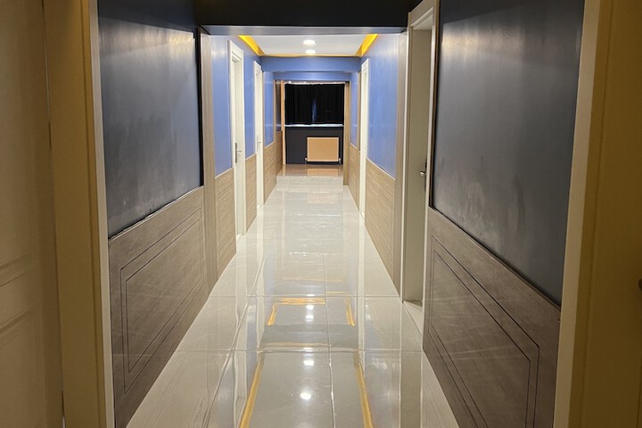 Ballroom/Hall 17 of 19