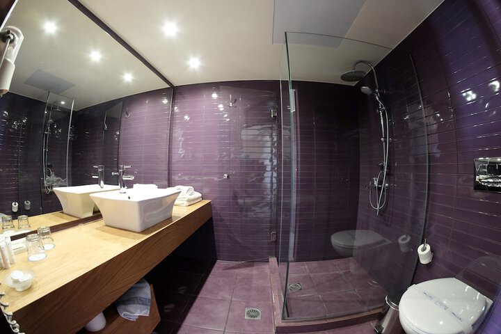 Room 17 of 52
