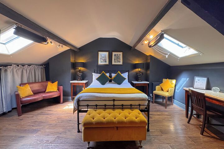 Room 3 of 34