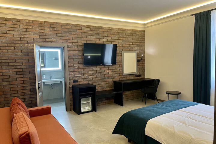 Room 12 of 70