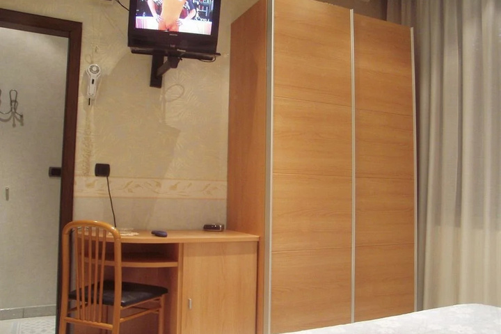 Room 3 of 13