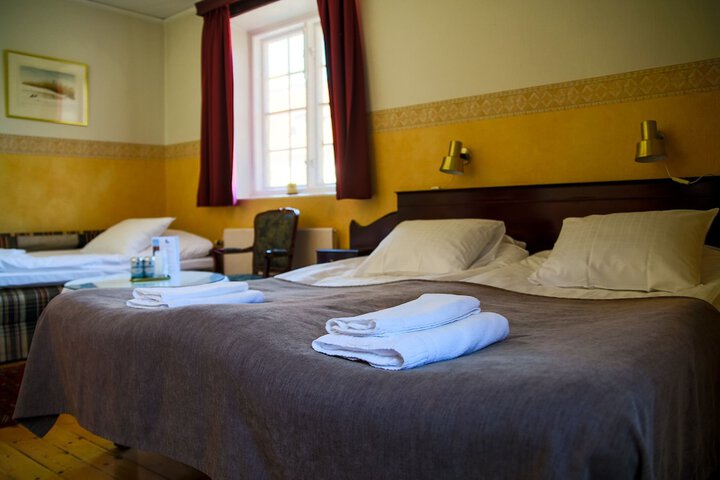 Room 2 of 57