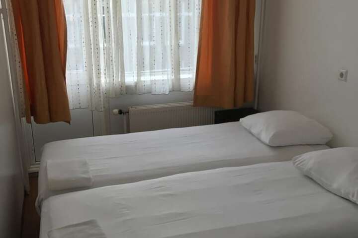 Room 10 of 58