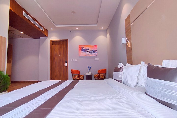 Room 36 of 102