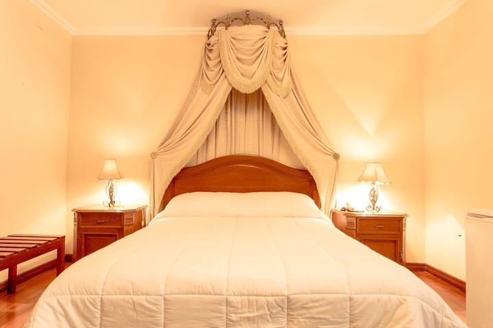 Room 4 of 31