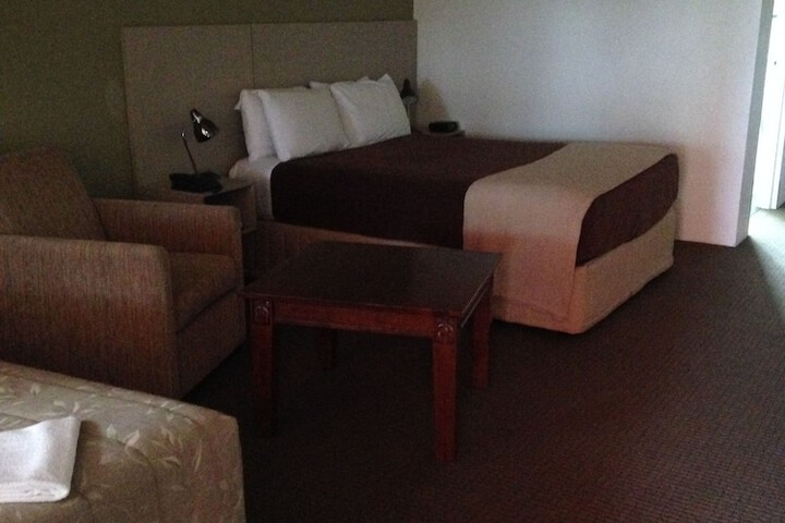 Room 4 of 37