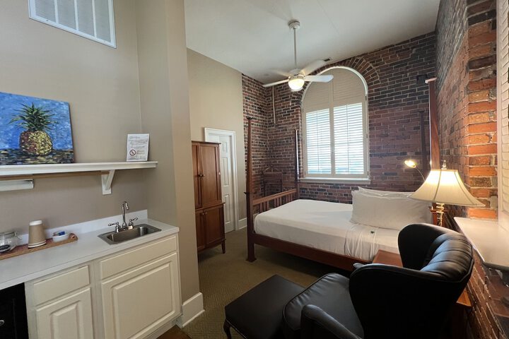Room 62 of 142