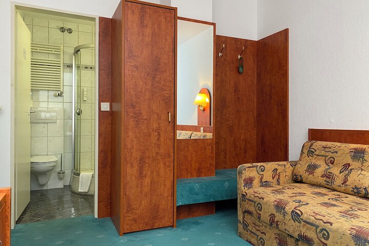 Room 22 of 45