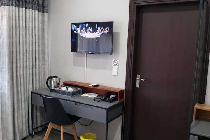 Room 14 of 43