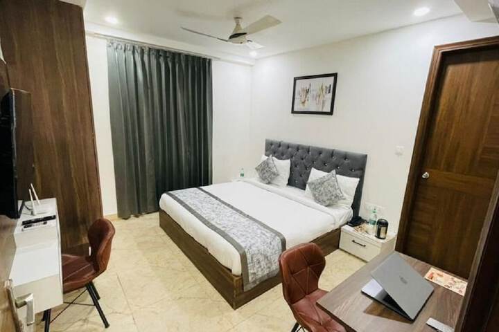 Room 16 of 31