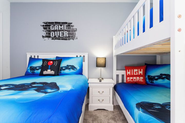Room 28 of 61