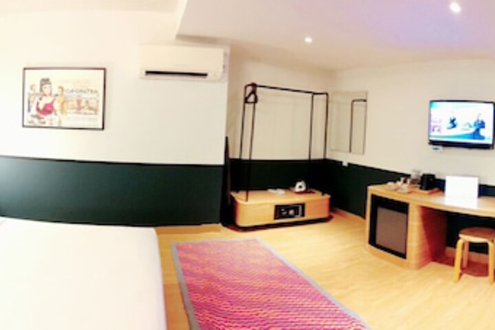 Room 21 of 38