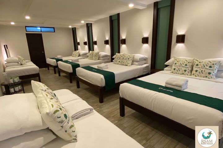 Room 9 of 38