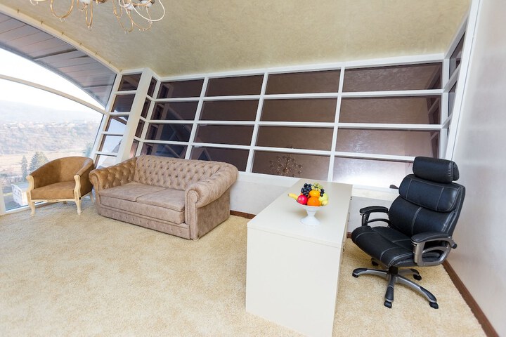 Room 21 of 51