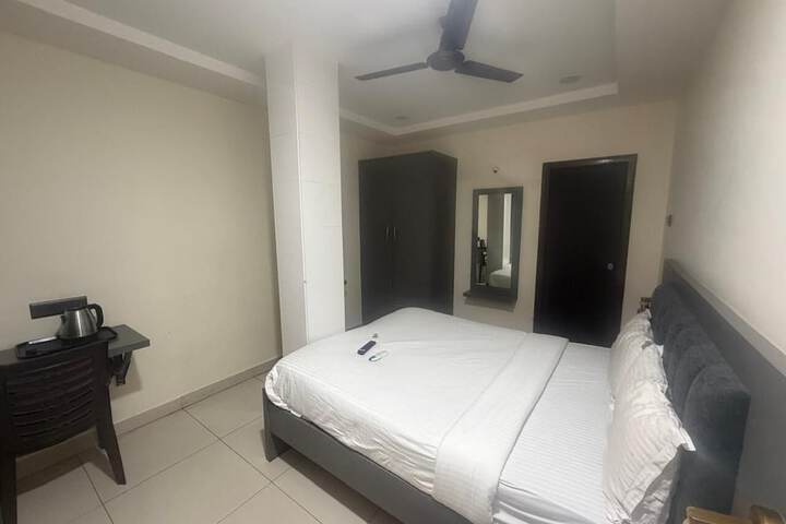 Room 21 of 39