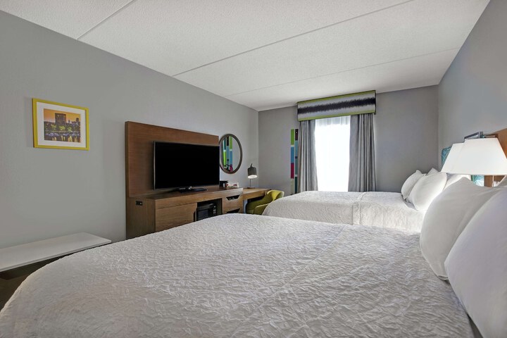 Room 6 of 44