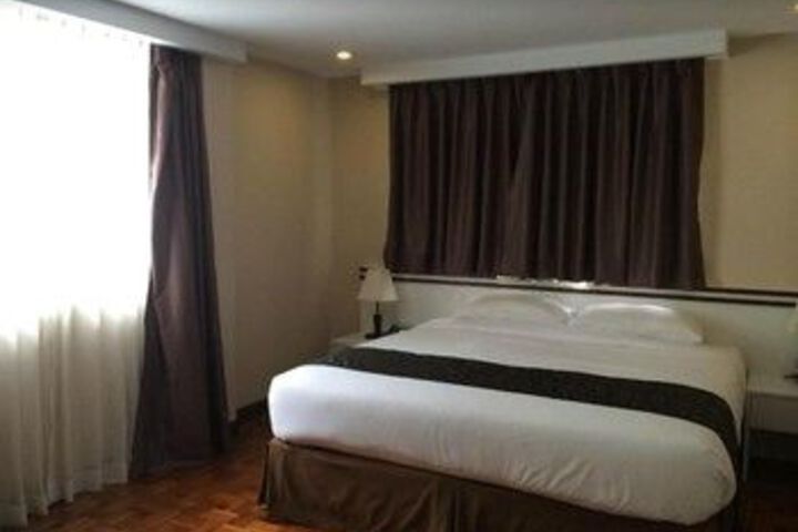 Room 8 of 26