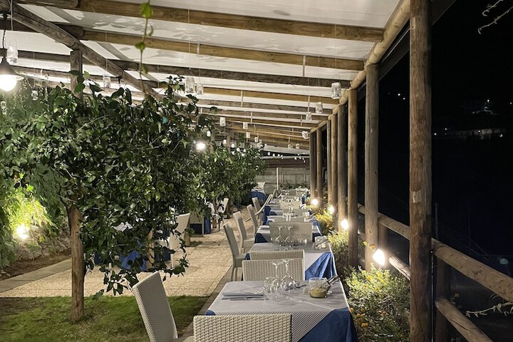 Dining 86 of 147