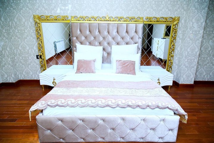 Golden Shine Hotel