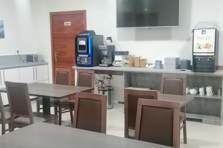 Dining 63 of 68