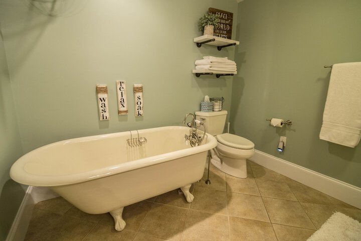 Room 3 of 34