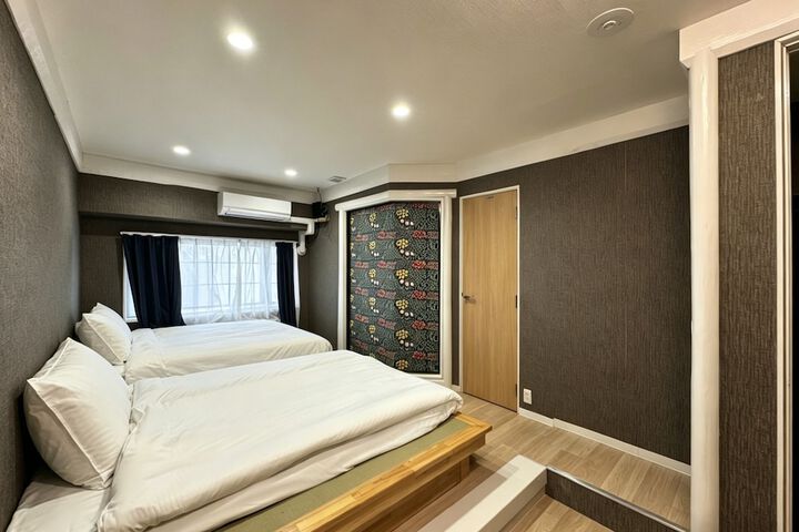 Room 30 of 68