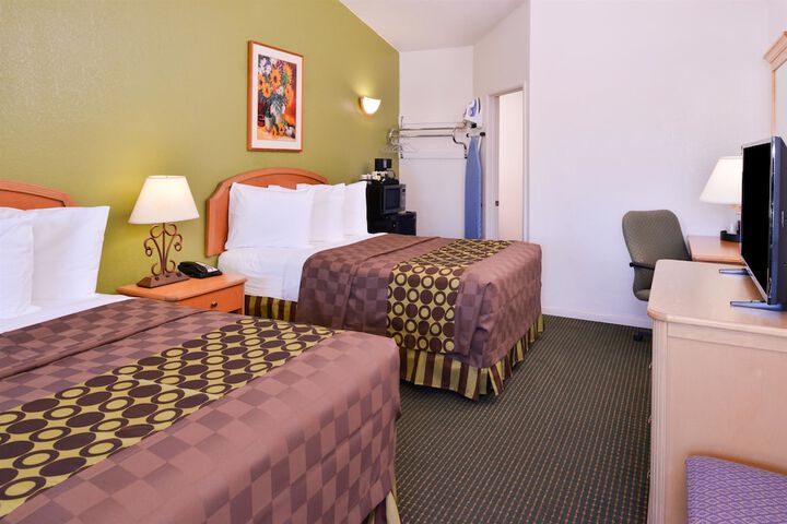 Basic Double Bed (5 of 10)