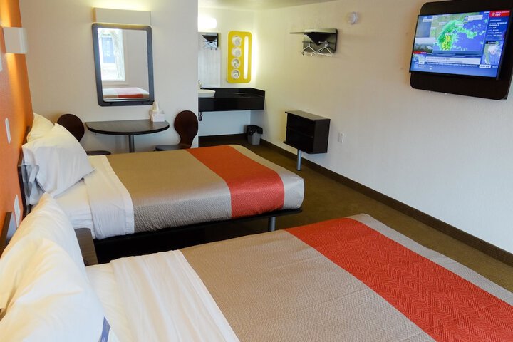 2 Double Beds (5 of 11)