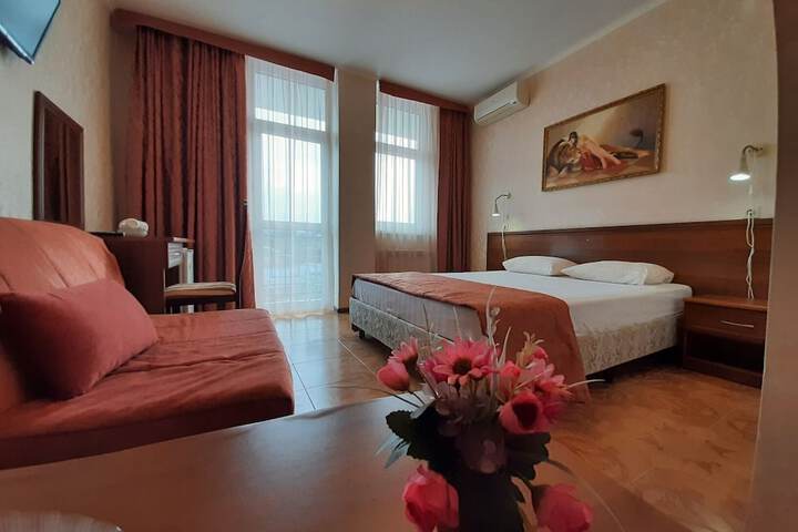 Room 4 of 6