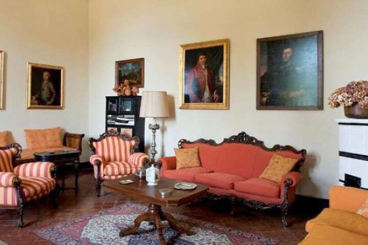 Room 10 of 40