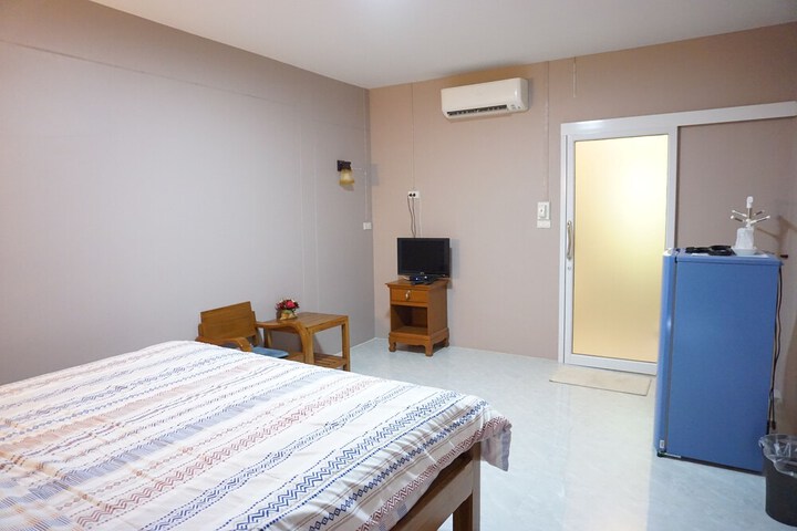 Room 3 of 41
