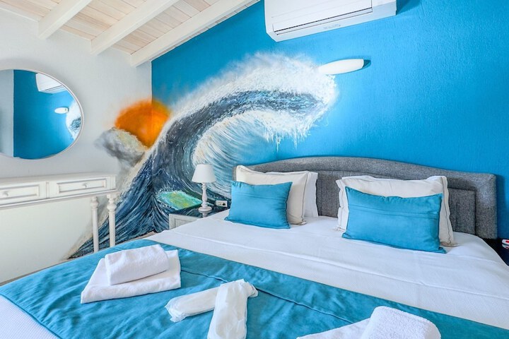 Room 4 of 40