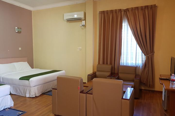 Room 5 of 40