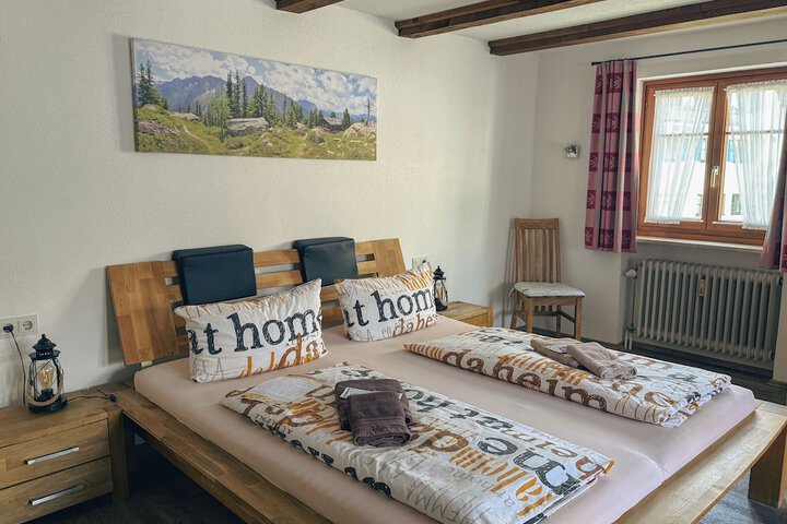 Room 5 of 18