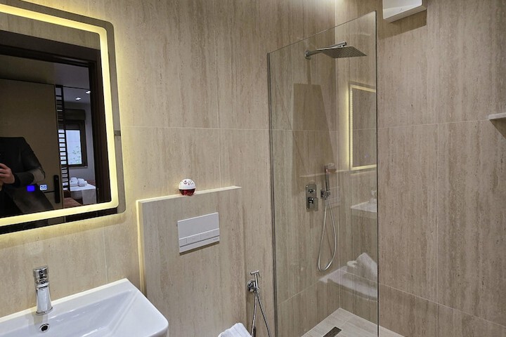 Room 40 of 51