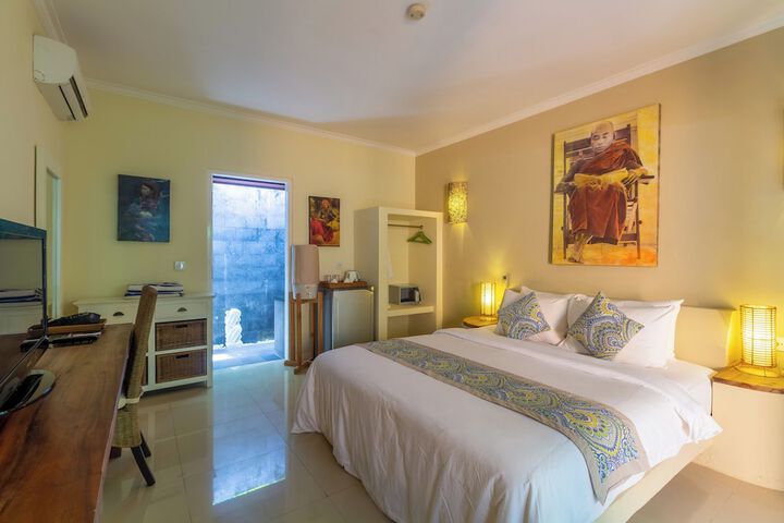 Room 2 of 11