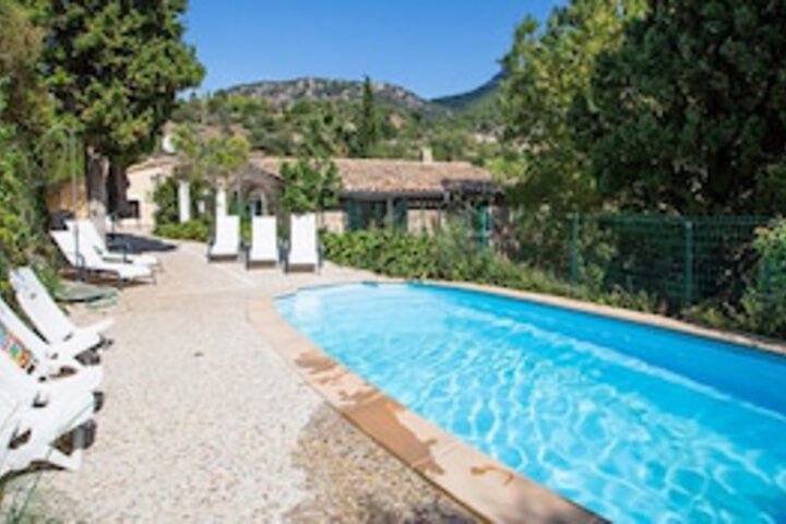 Pool 1 of 2