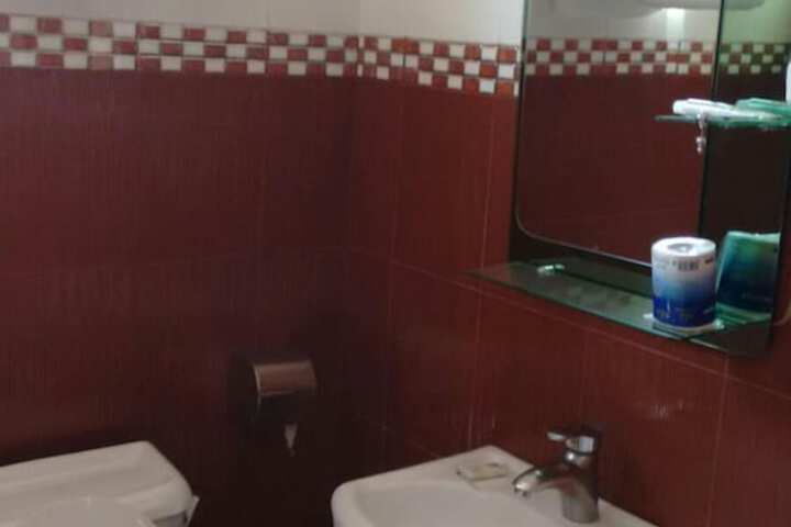 Room 16 of 35