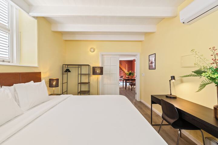Room 5 of 79