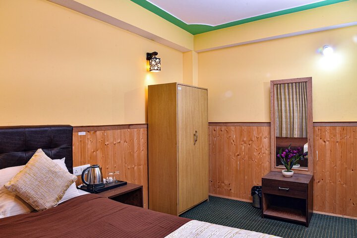 Room 34 of 65